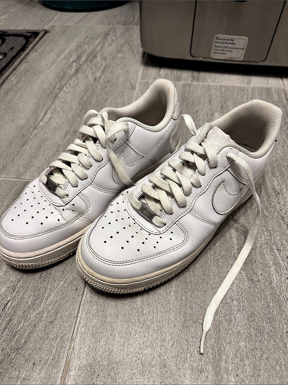 Nike Air Force 1 '07 Triple White Low Sneakers